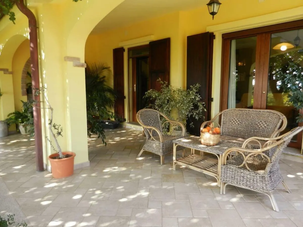 Villetta In Zona Panoramica, Immersa Nel Verde Della Macchia Mediterranea Villasimius