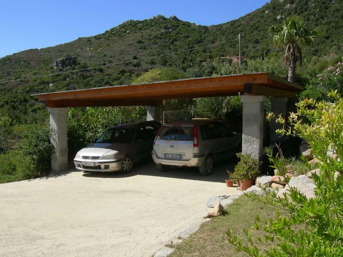 Villetta In Zona Panoramica, Immersa Nel Verde Della Macchia Mediterranea 维拉西米乌斯